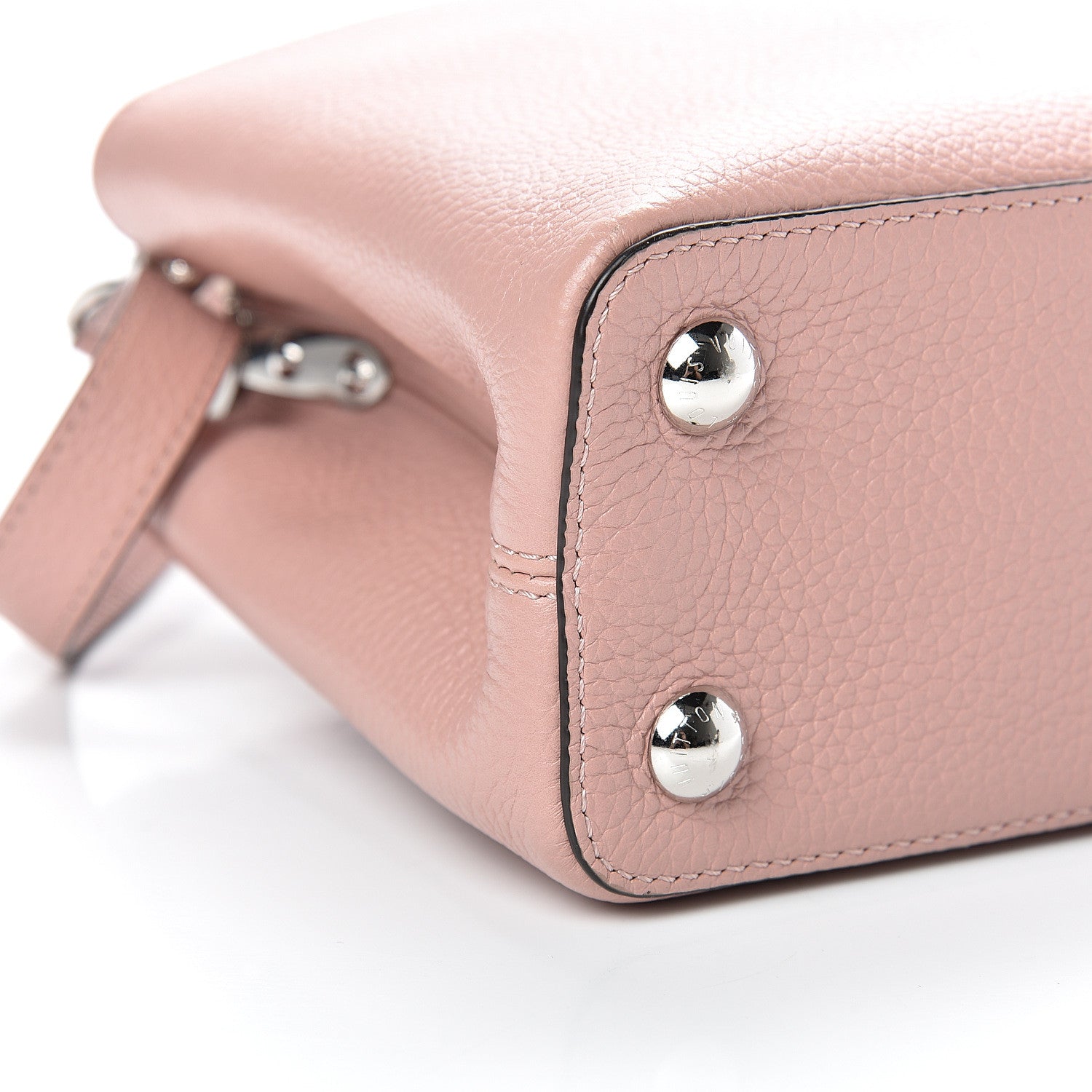 Louis Vuitton Taurillon Capucines BB Magnolia 7 of 10