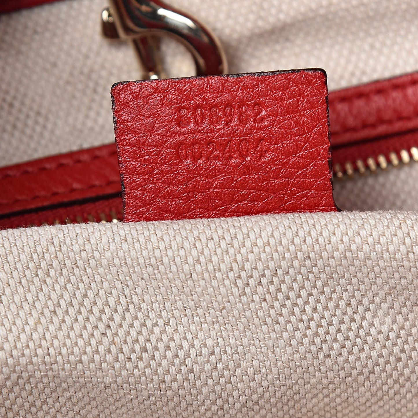 Pebbled Calfskin Medium Soho Chain Shoulder Bag Tabasco Red