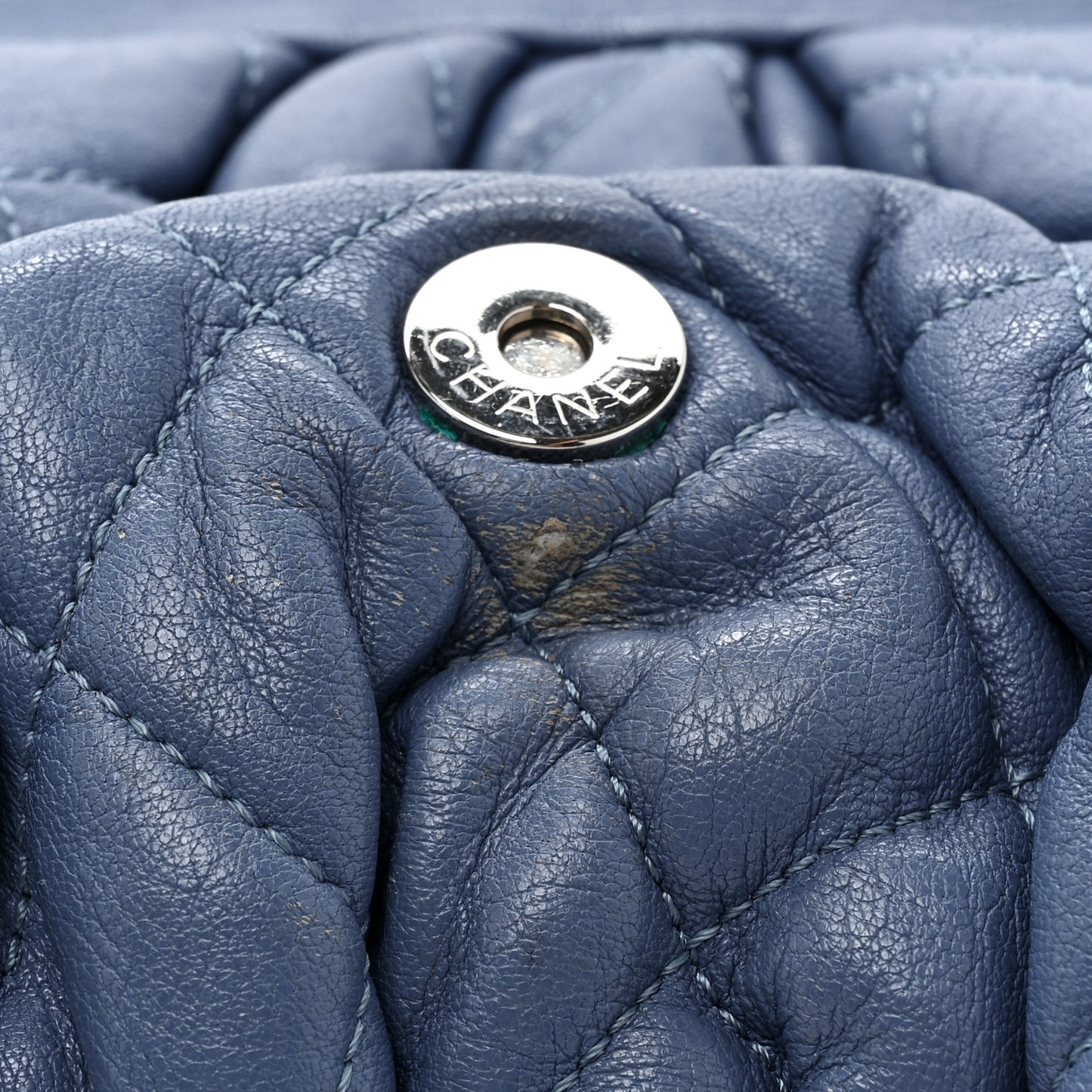 Washed Lambskin Quilted Medium Chain Around Messenger Blue