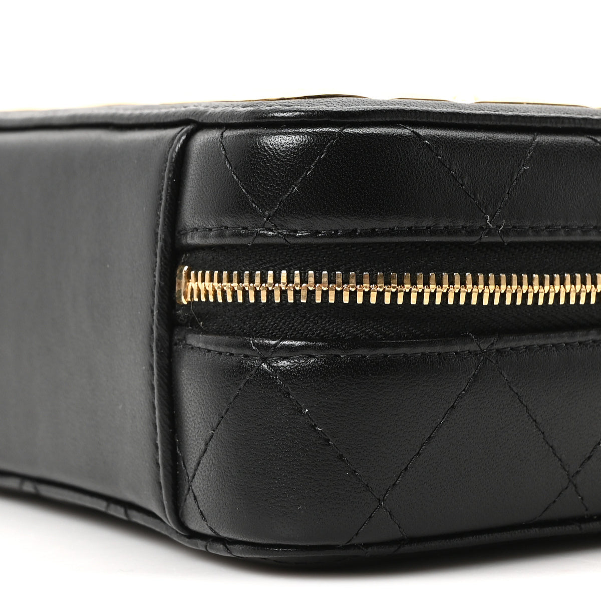 Lambskin Quilted Golden Plate Clutch With Chain Black