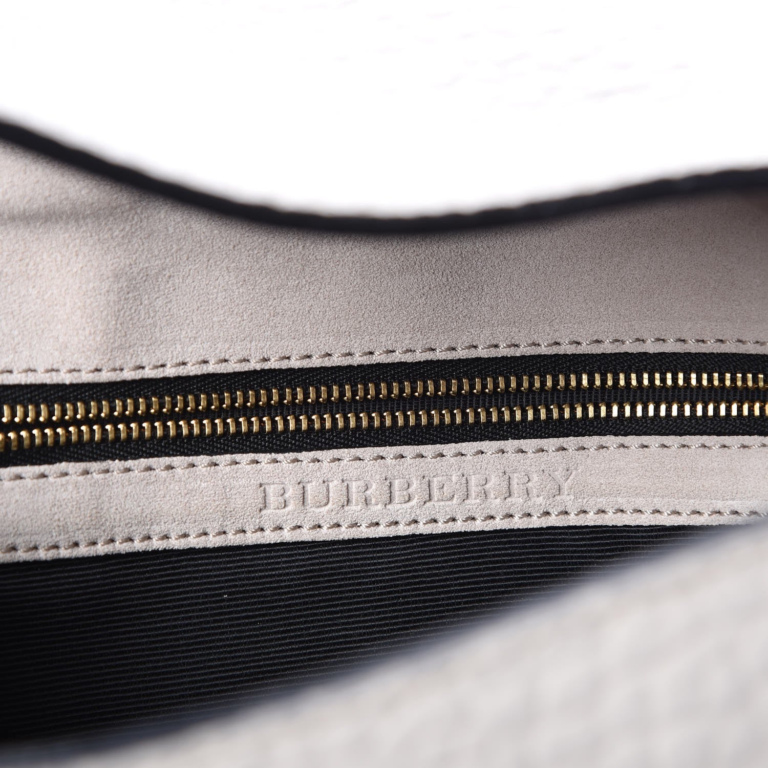 Burberry Signature Grain Medium Mildenhall Crossbody Bag Pale Grey 6 of 8