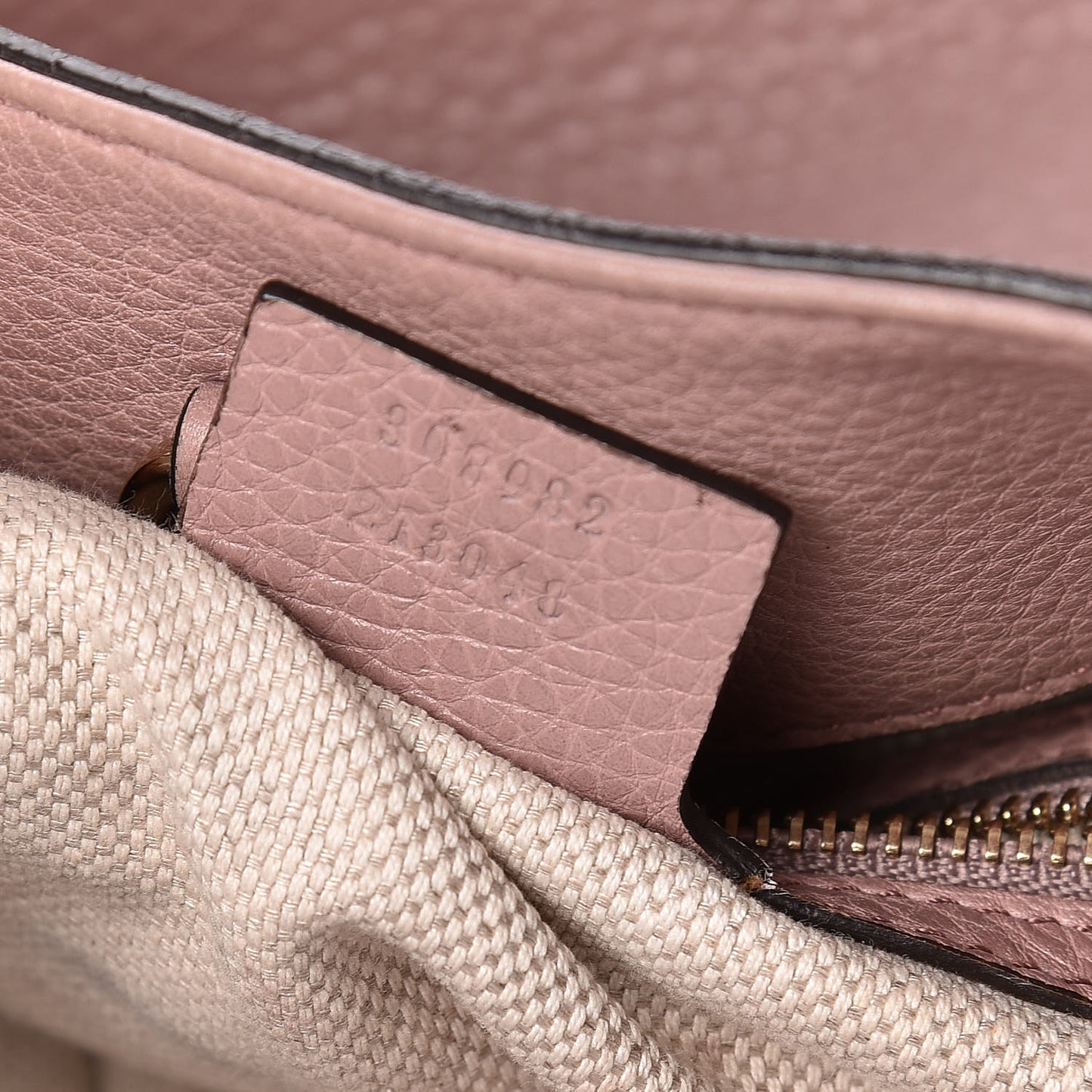 Pebbled Calfskin Medium Soho Chain Shoulder Bag Dark Cipria