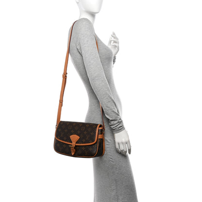 Louis Vuitton Monogram Sologne 2 of 13
