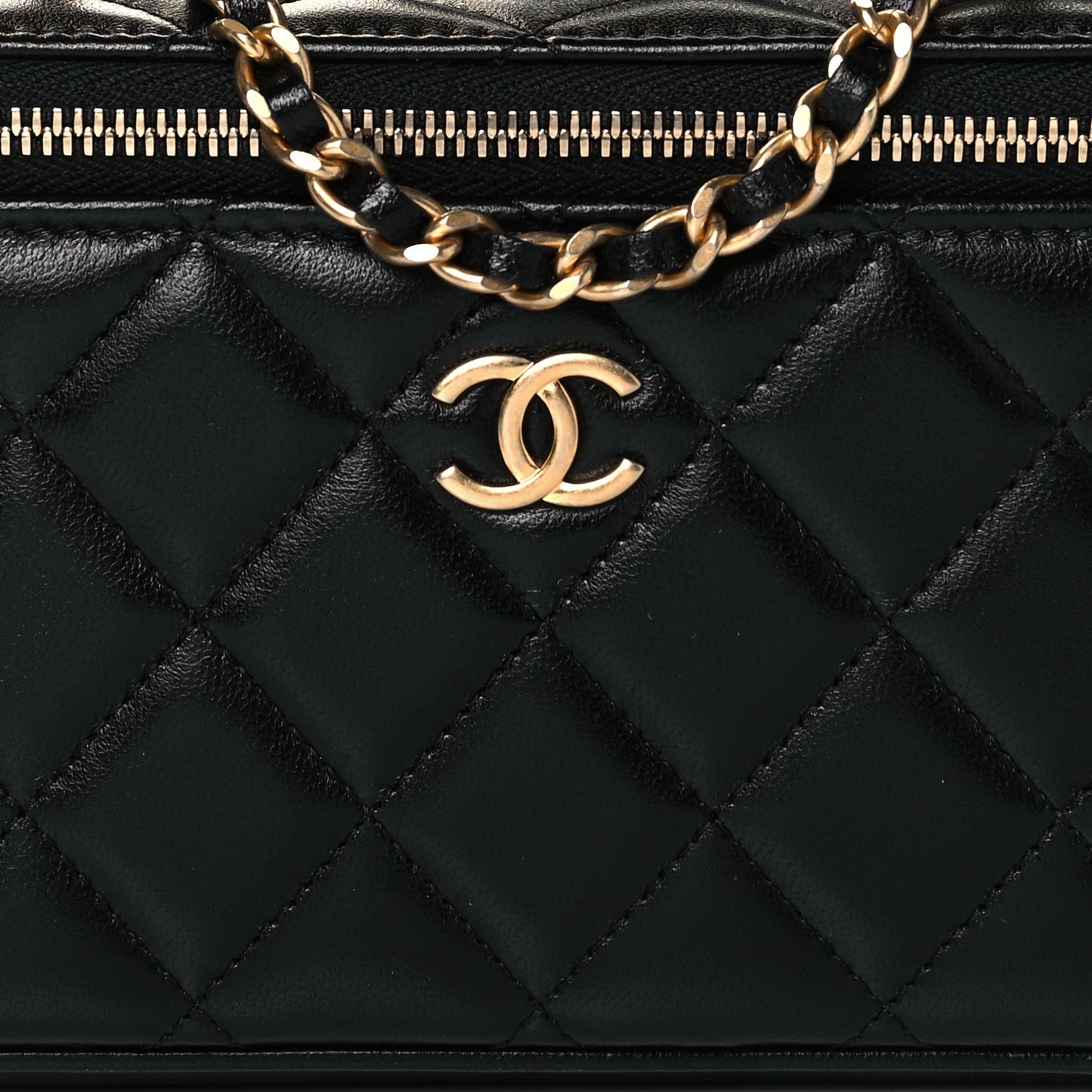 Lambskin Quilted Small Top Handle Vanity Case With Chain Black