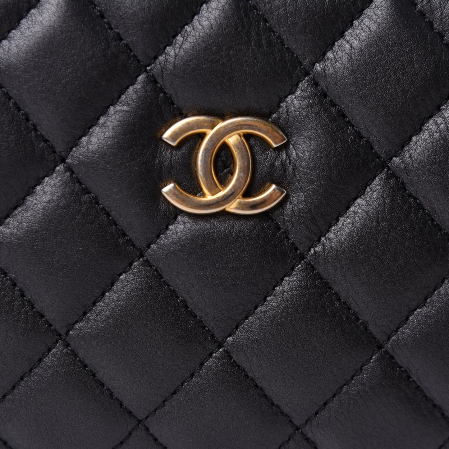 Calfskin Quilted Day Trips Camera Case Black