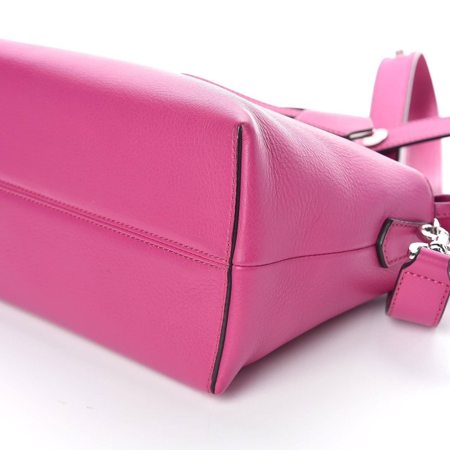 Vitello Dolce Medium By The Way Boston Bag Magenta