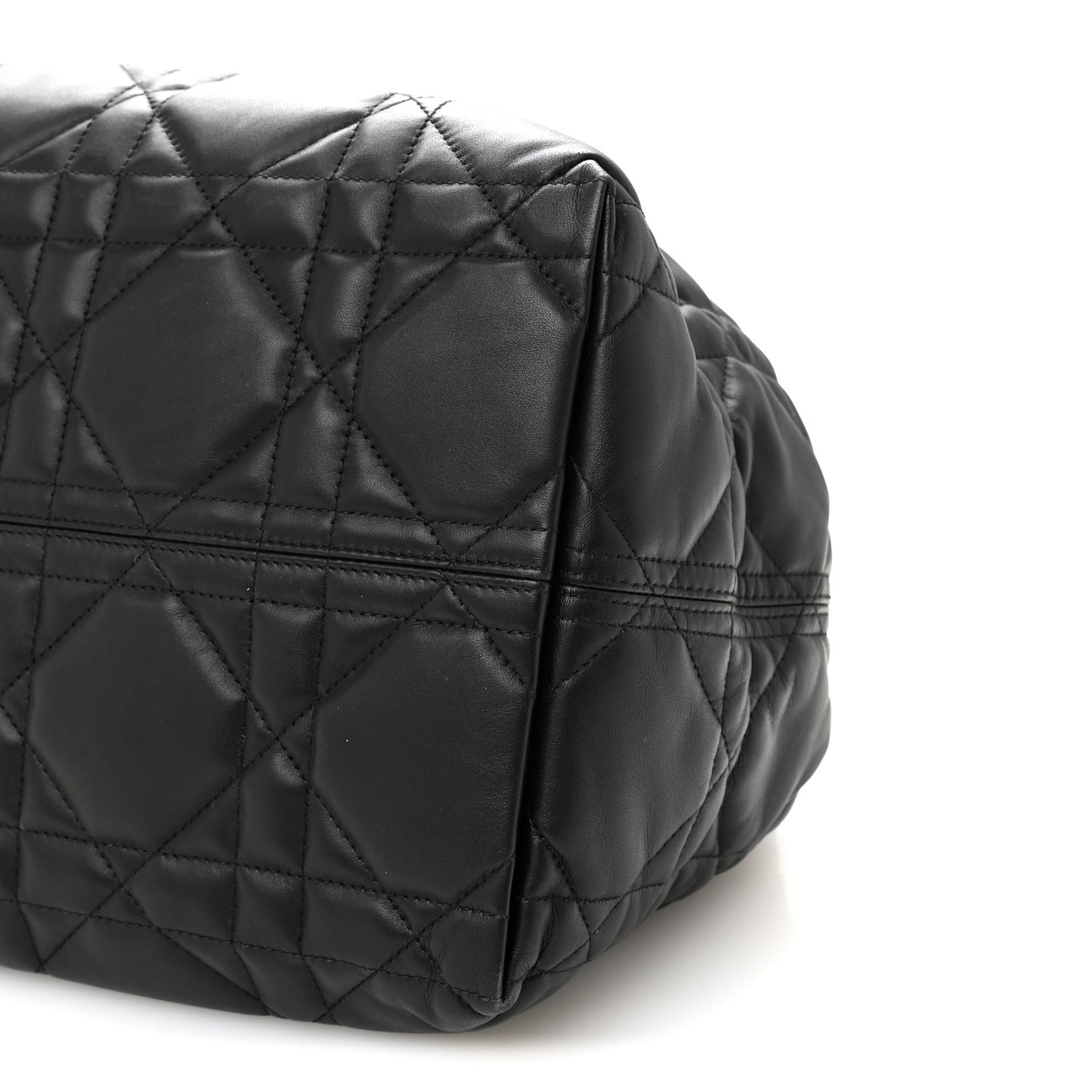 Calfskin Macrocannage Medium Toujours Black