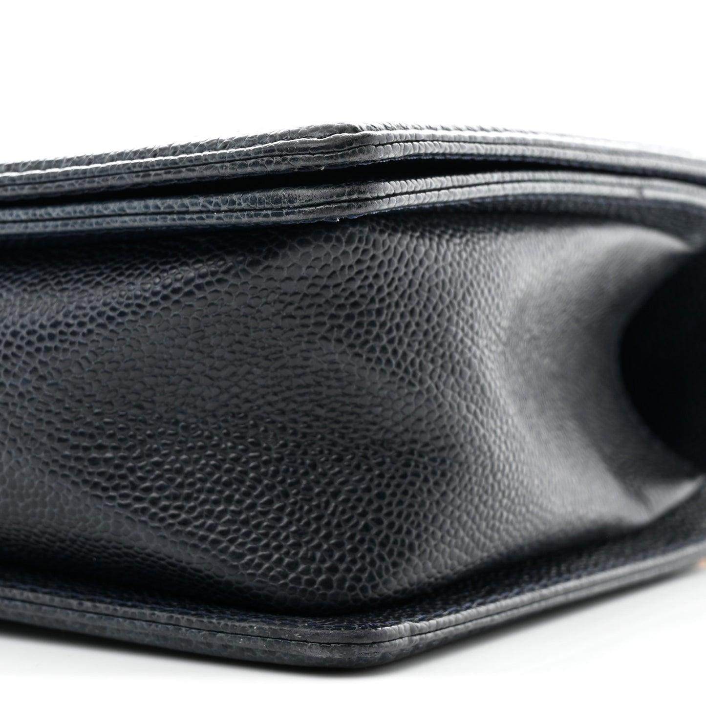 Caviar Quilted New Medium Boy Flap Navy