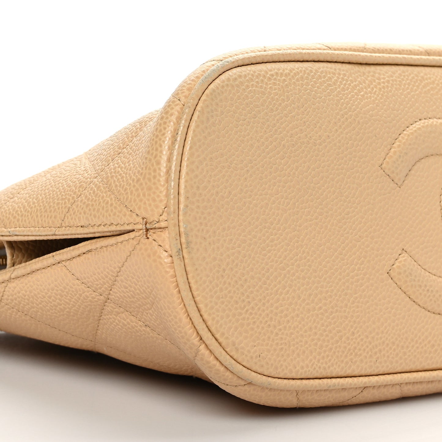 Caviar Quilted Shopping Tote Beige Clair
