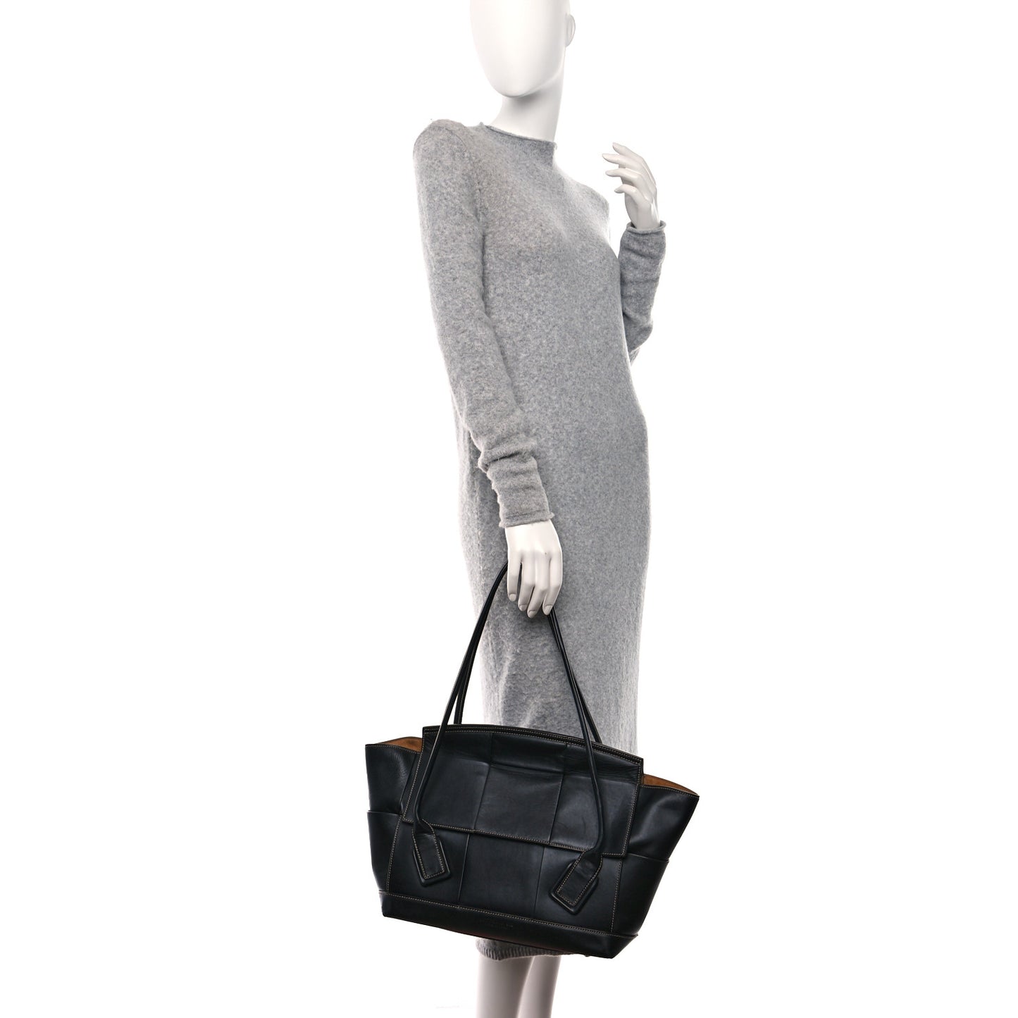 French Calfskin Maxi Intrecciato Small Arco Black