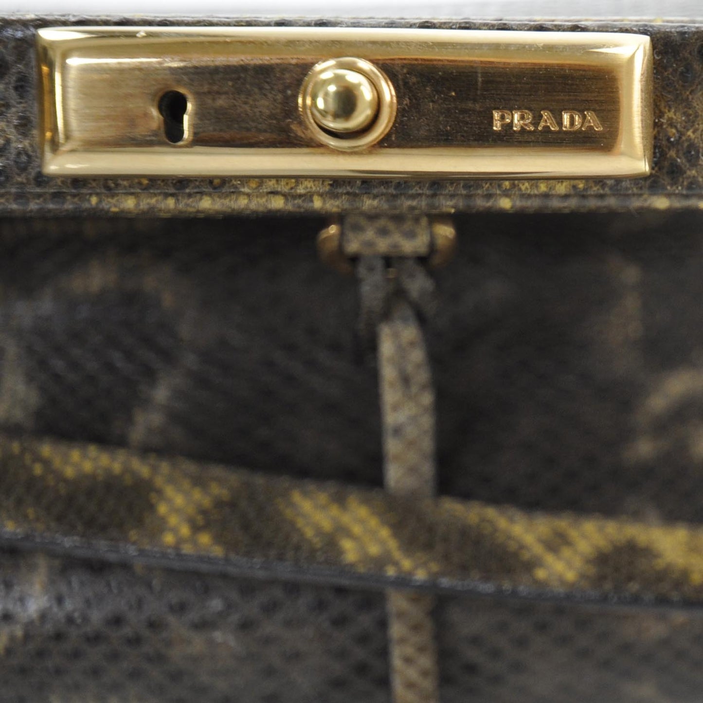 Karung Lock Frame Bag Sole