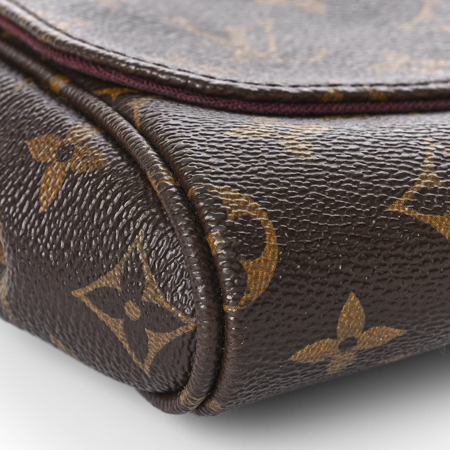Louis Vuitton Monogram Favorite MM 9 of 17