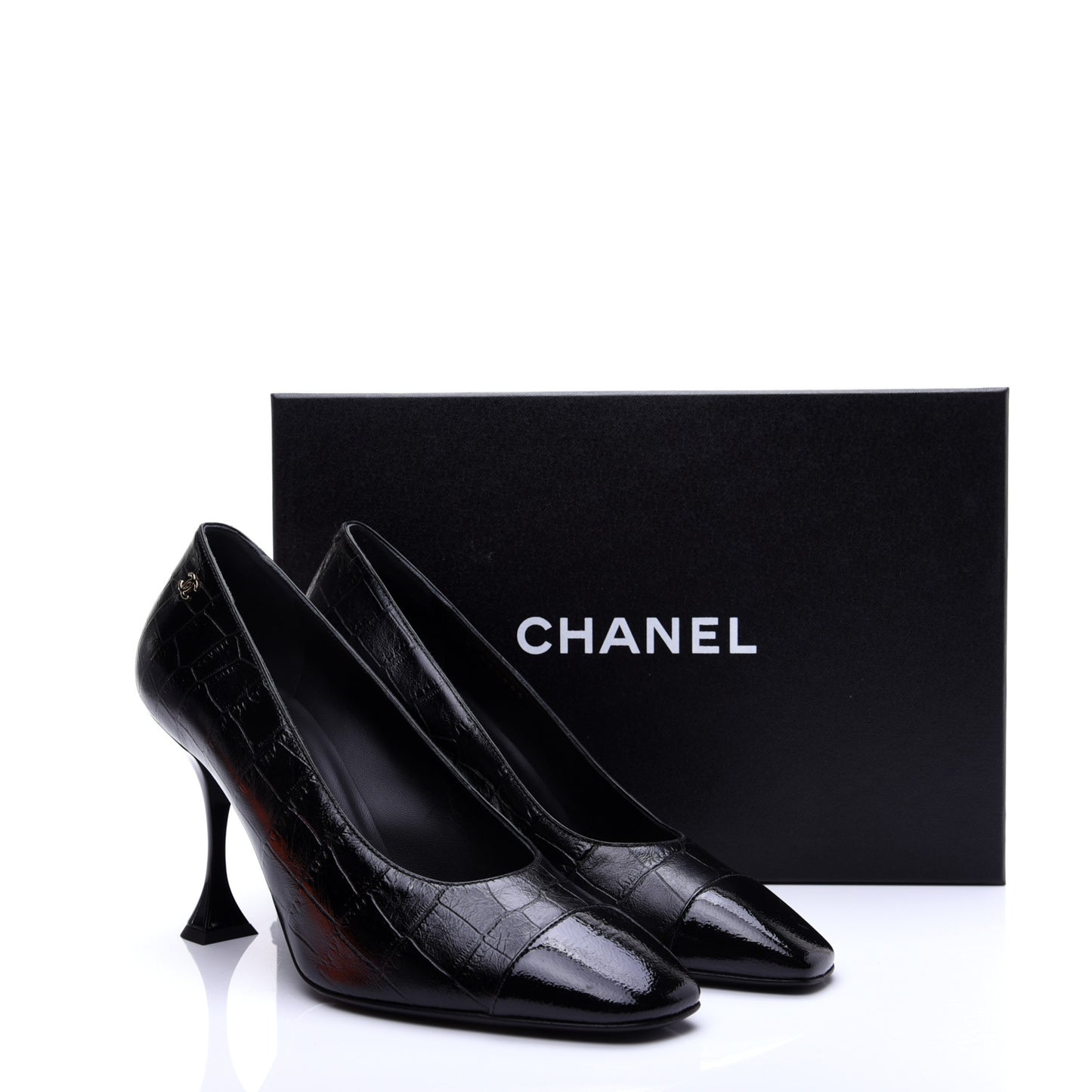 Crocodile Embossed Crumpled Patent Cap Toe Pumps 39.5 Black