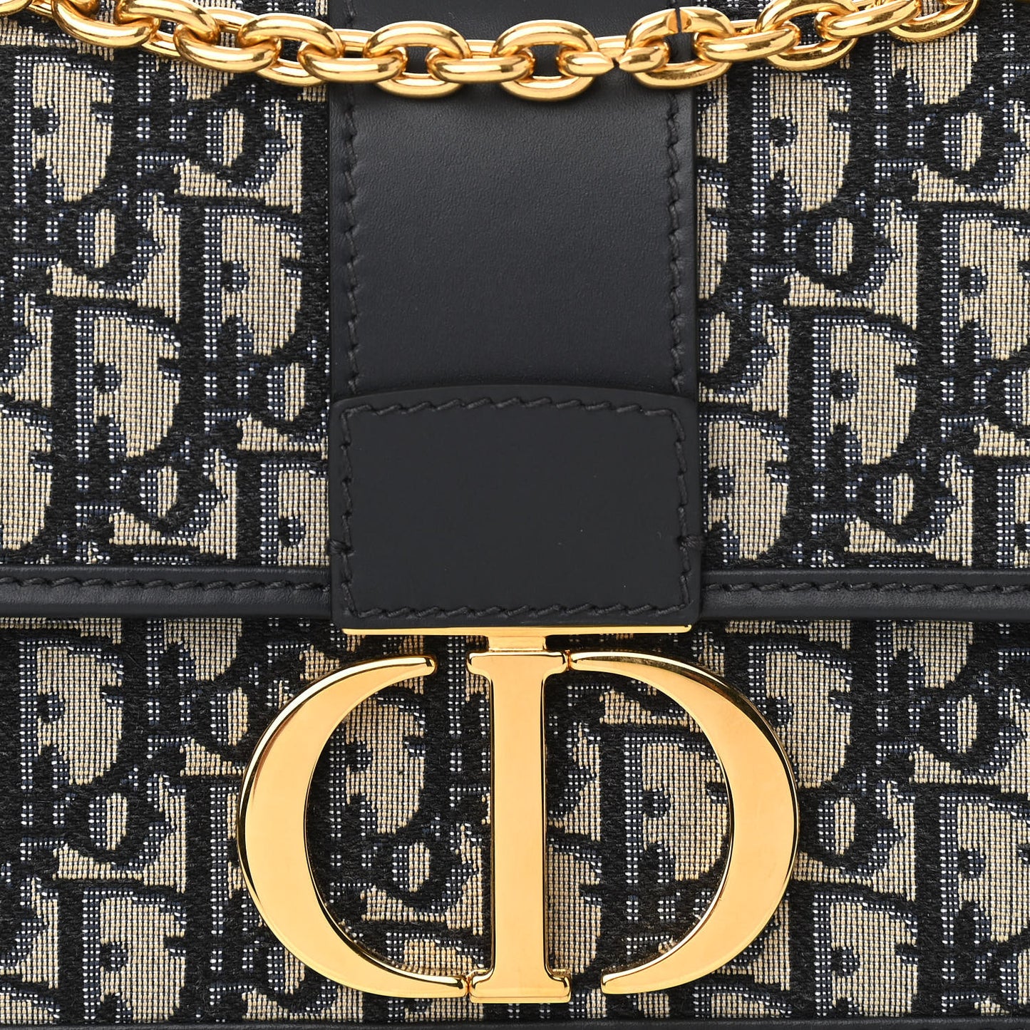 Oblique 30 Montaigne Chain Flap Bag Blue