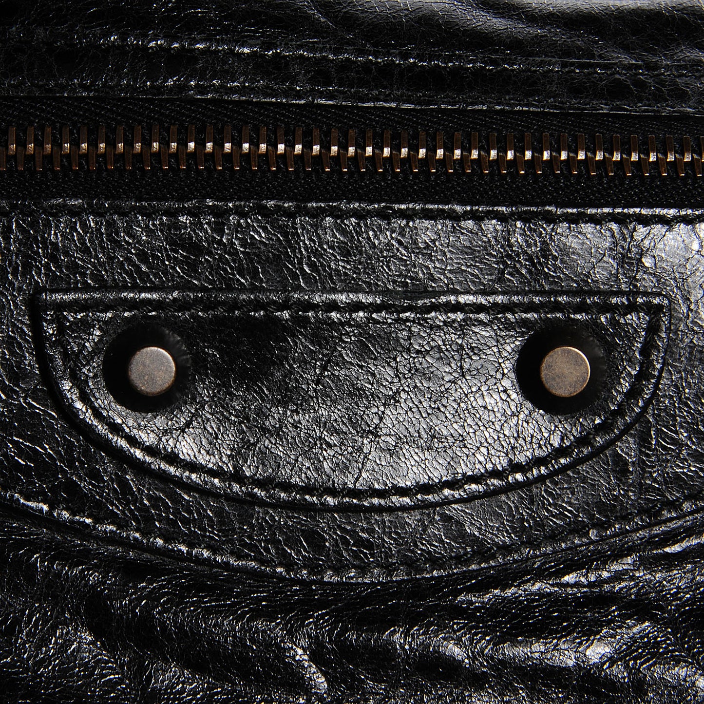 Agneau Classic Hardware Step Bag Black