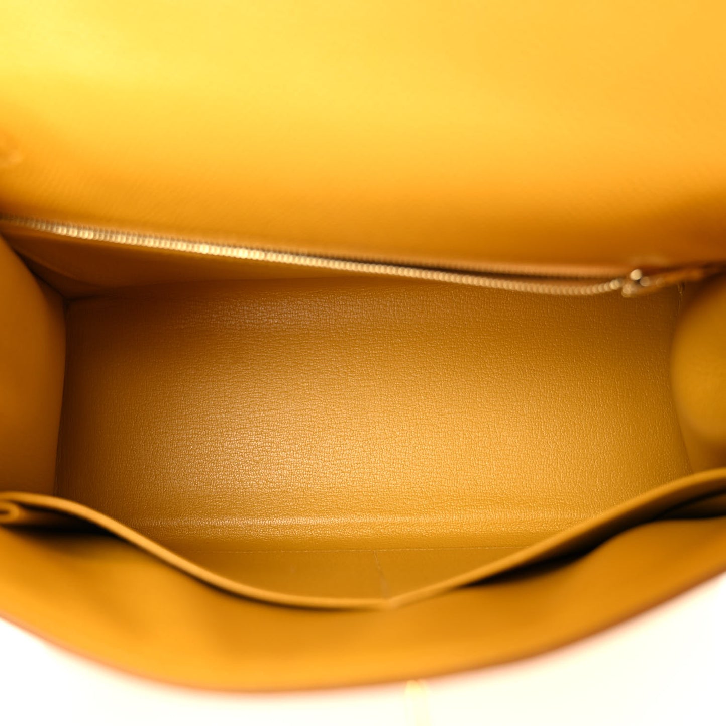 Epsom Kelly Sellier 28 Jaune Ambre