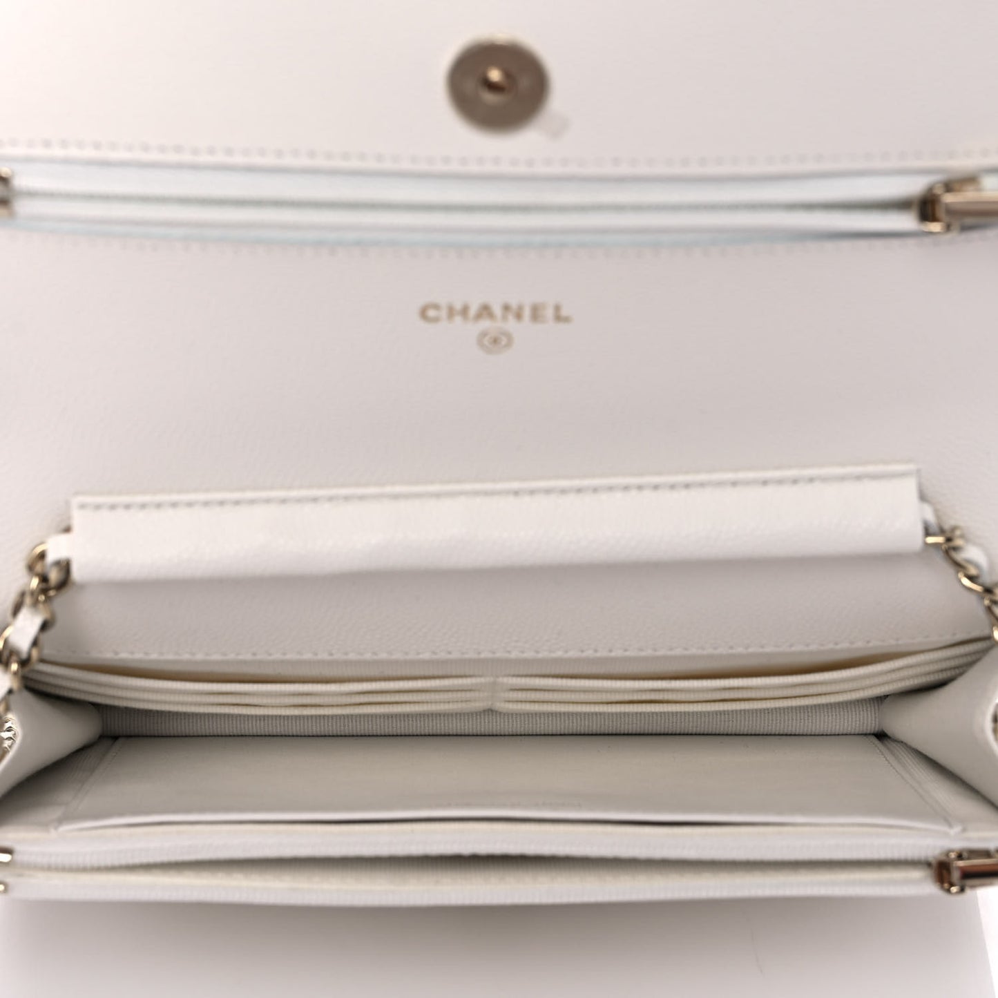 Caviar Quilted Wallet On Chain WOC White