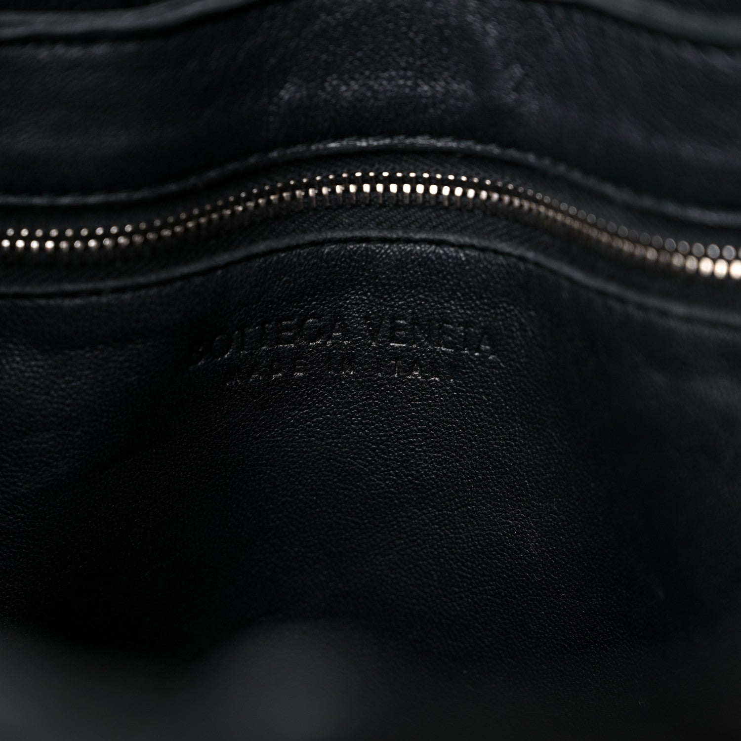 Bottega Veneta Lambskin Maxi Intrecciato Cassette Messenger Black 6 of 8