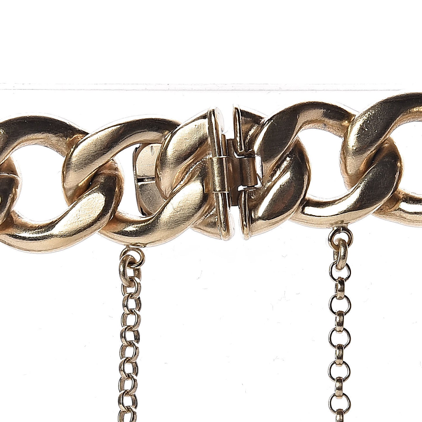Medallion CC Chain Short Necklace Light Gold