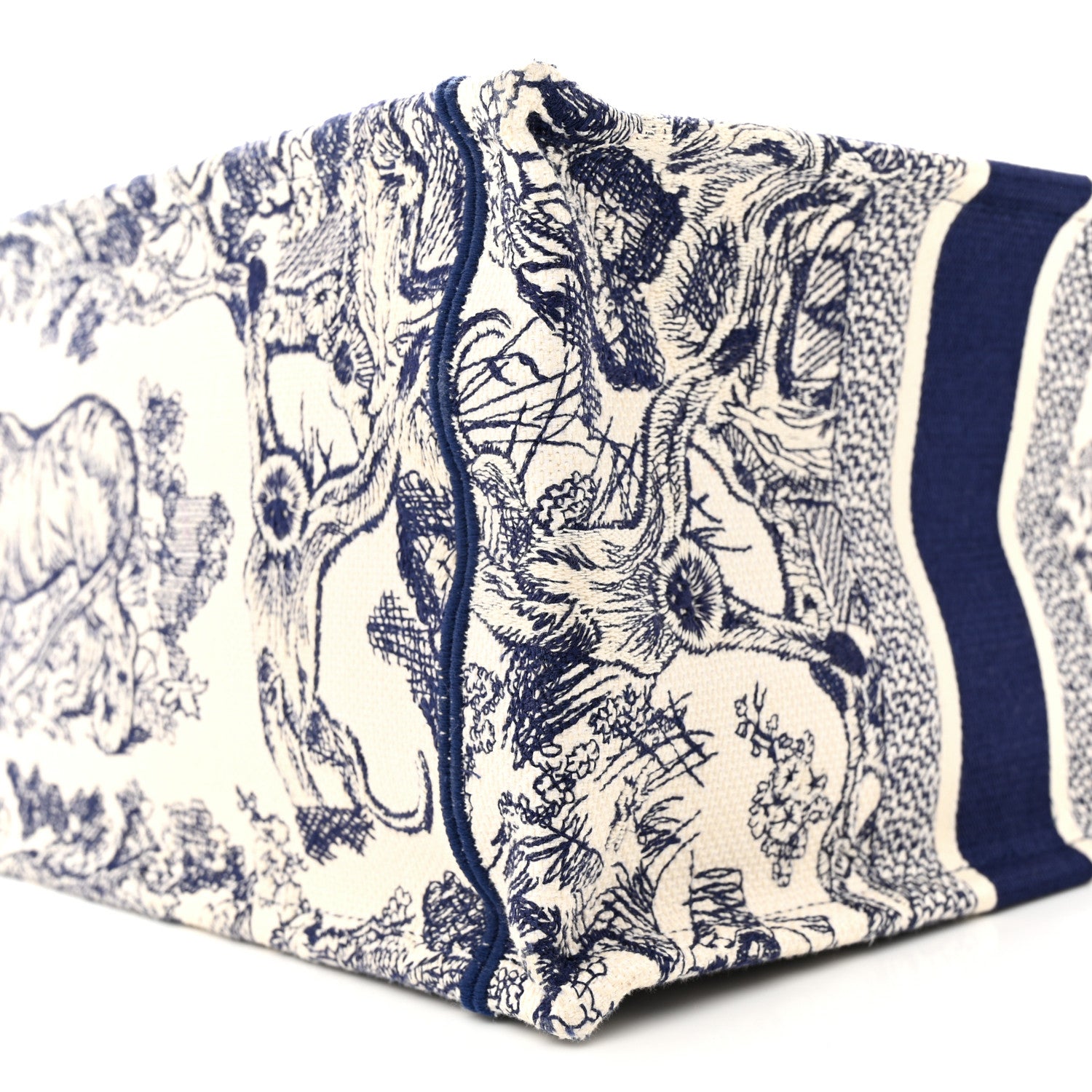 Christian Dior Canvas Embroidered Medium Dioriviera Toile De Jouy Book Tote Blue 10 of 17