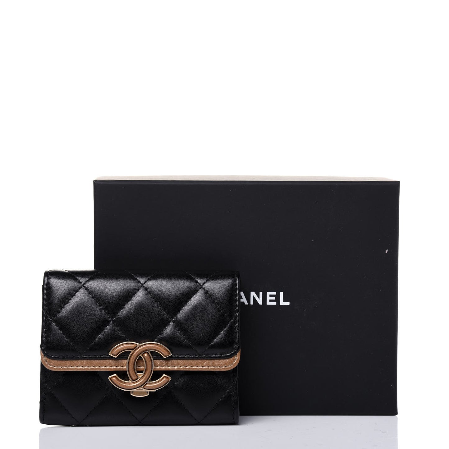 Lambskin Quilted CC Chic Flap Card Holder Black Gold