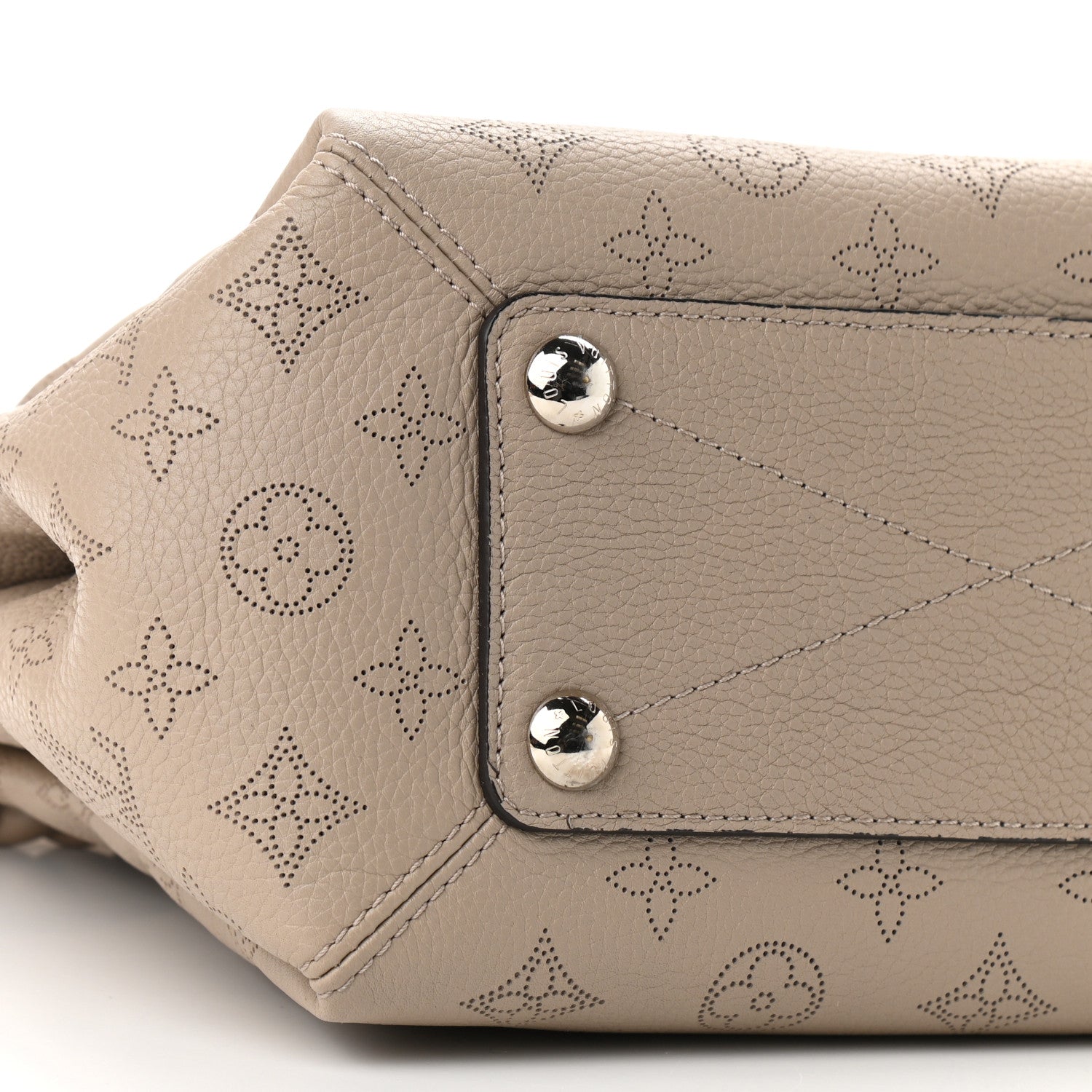 Louis Vuitton Mahina Babylone Chain BB Galet 9 of 12