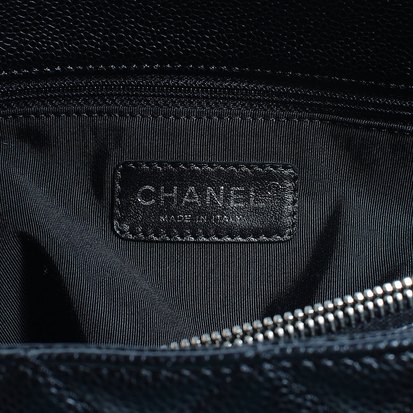 Caviar Grand Shopping Tote GST Black