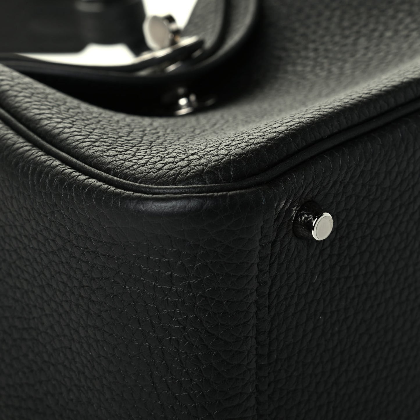 Taurillon Clemence Mini Lindy 20 Black