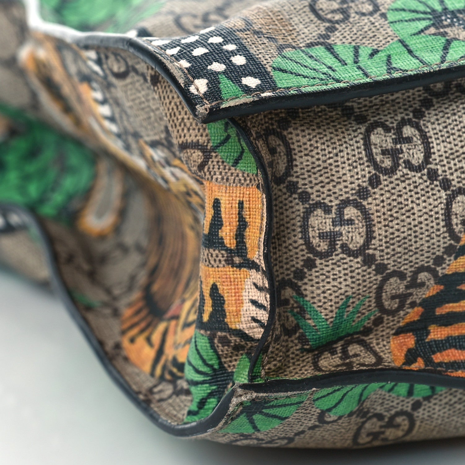 Gucci GG Supreme Monogram Bengal Vertical Tote Beige Yard 11 of 16