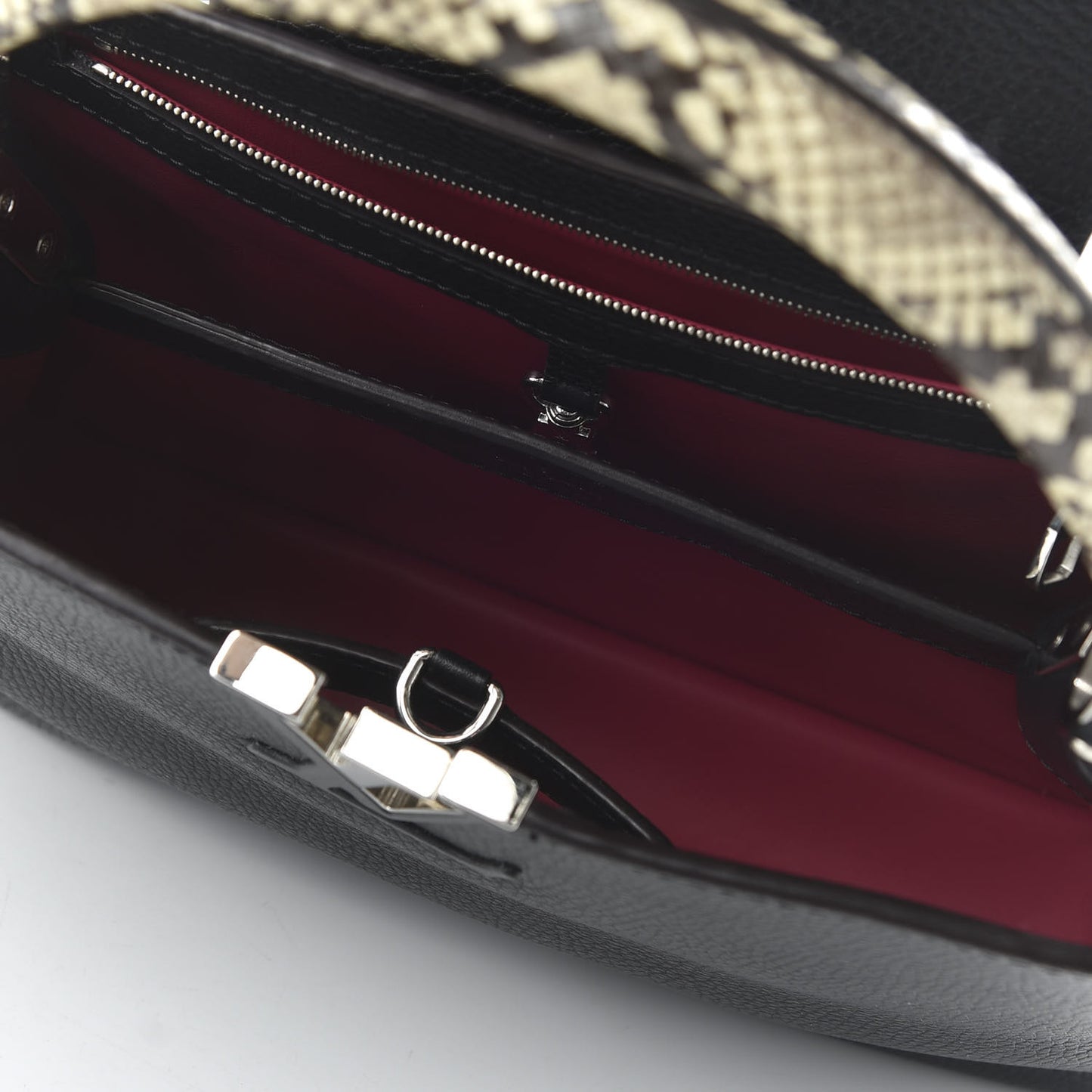 Taurillon Ayers Capucines PM Black
