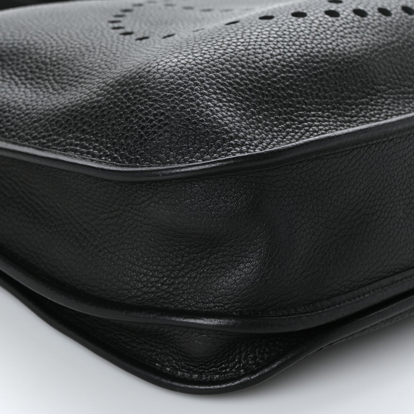 Taurillon Clemence Evelyne III TGM Black