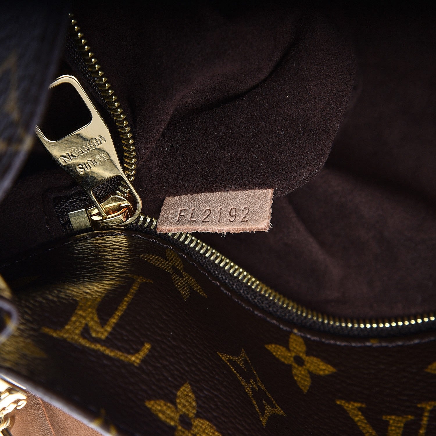 Louis Vuitton Monogram Metis 8 of 8