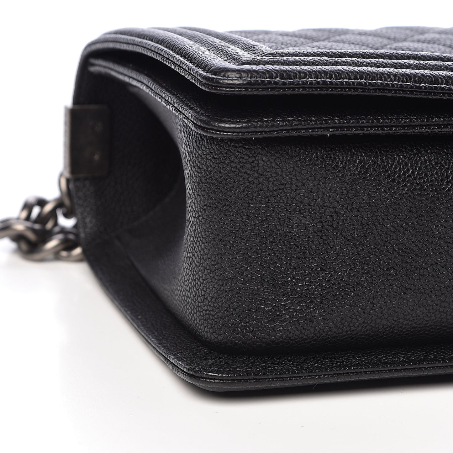 Caviar Quilted Medium Boy Flap Black