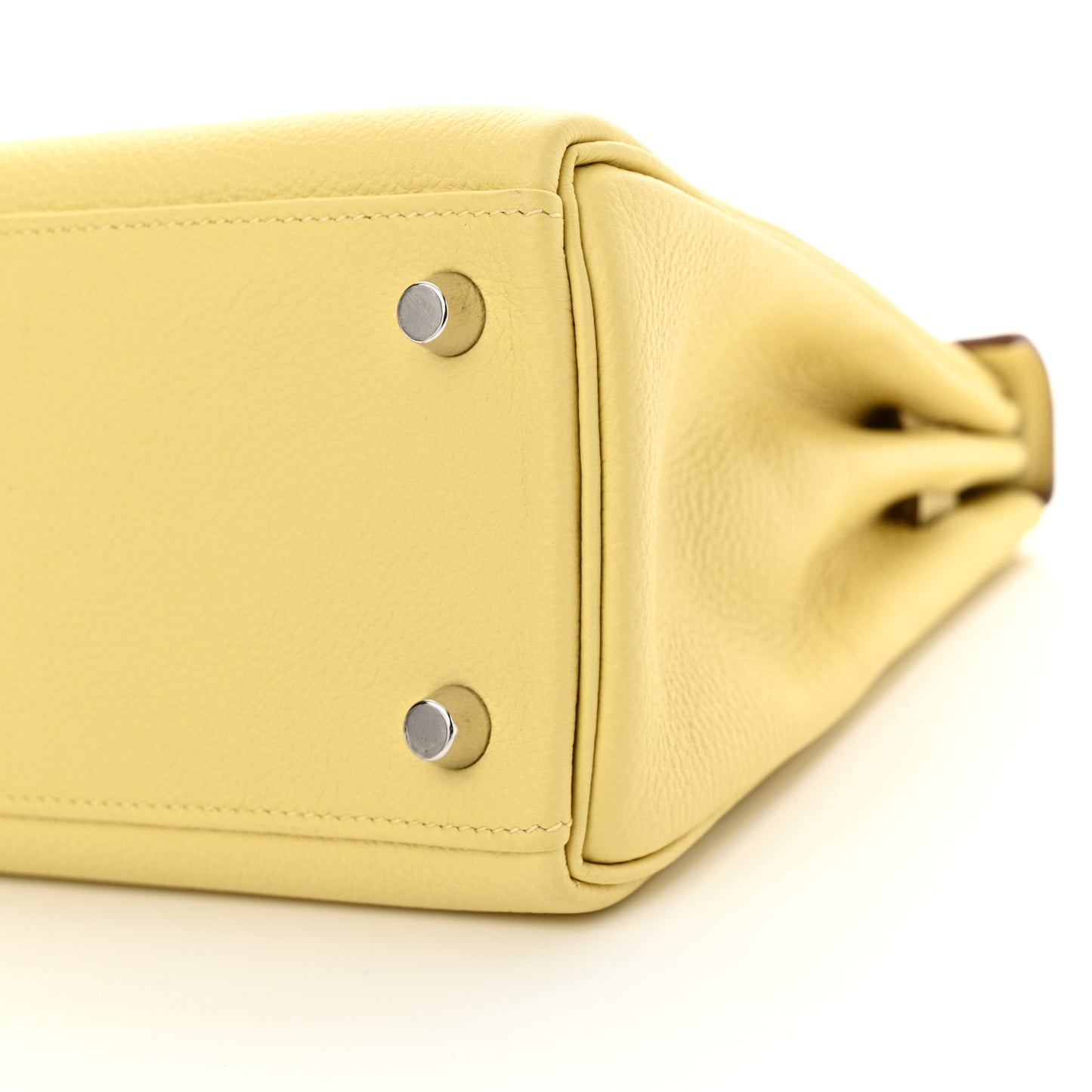 Togo Kelly Retourne 25 Jaune Poussin