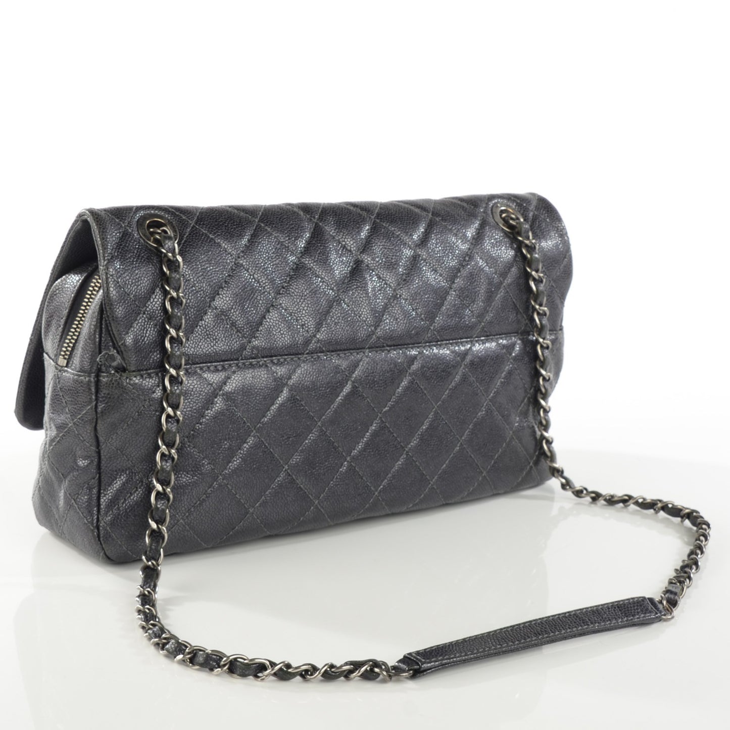 Iridescent Caviar Quilted Large Chic Flap Dark Silver
