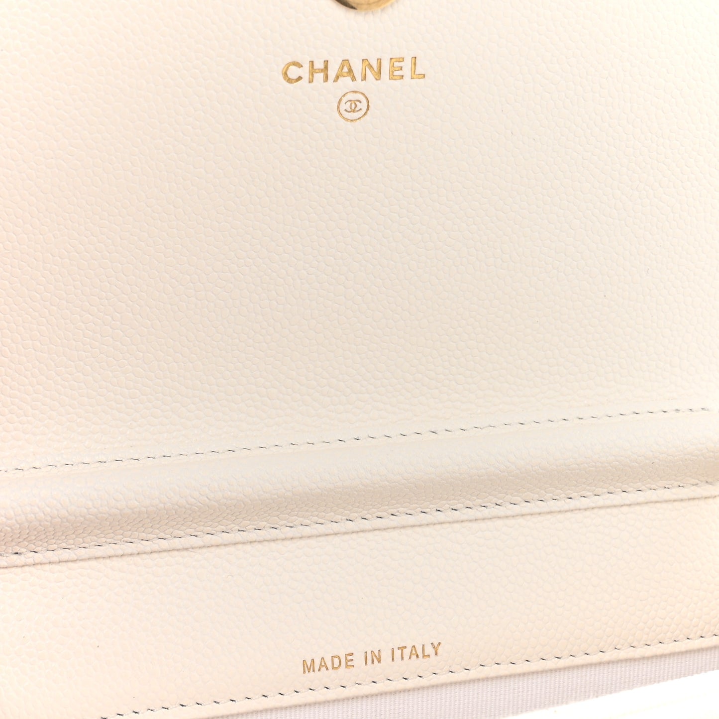 Caviar Quilted Square Wallet On Chain WOC White