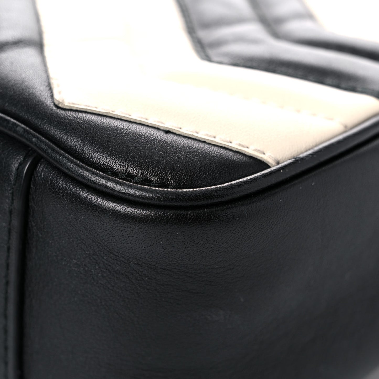 Calfskin Matelasse Medium GG Marmont Shoulder Bag Black White