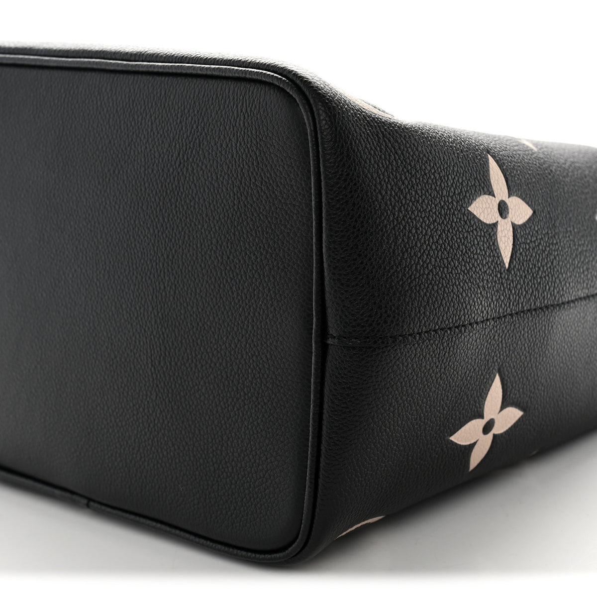 Louis Vuitton Empreinte Monogram Giant Neonoe MM Black Beige 9 of 9