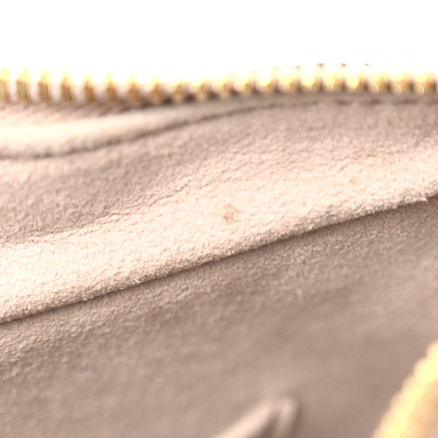 Louis Vuitton Empreinte Monogram Giant Bagatelle NM Tourterelle Creme 11 of 16