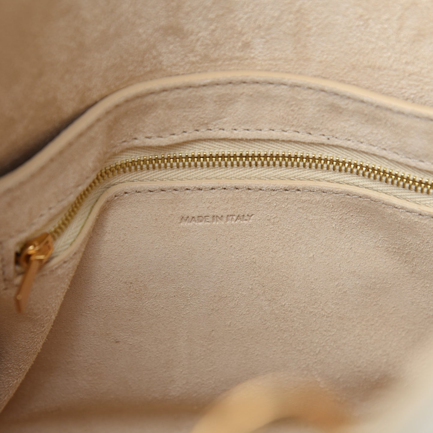 Soft Grained Calfskin Small Sangle Bucket Bag Vanilla