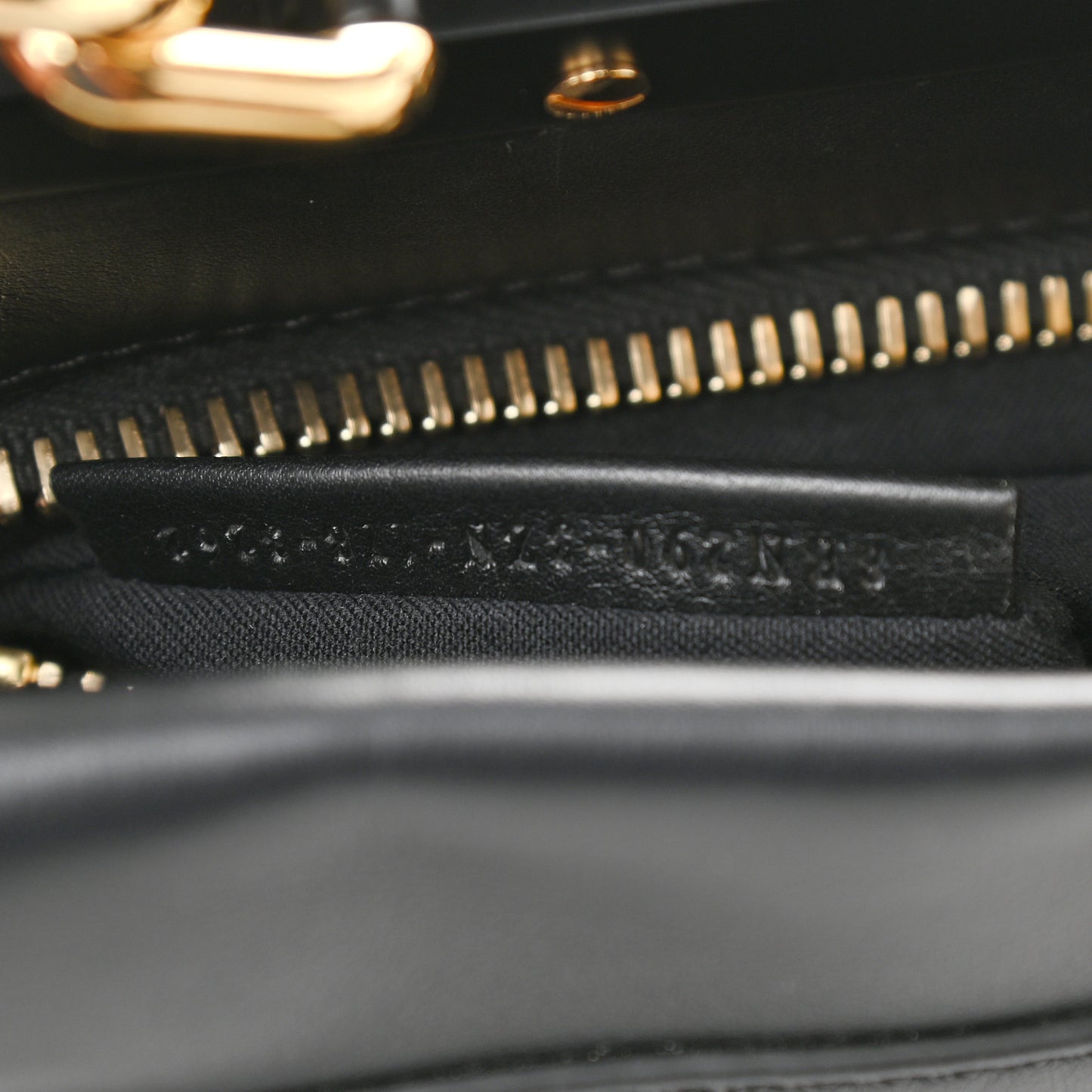 Vitello Seta Shiny Nappa Medium Peekaboo Iconic Satchel Black