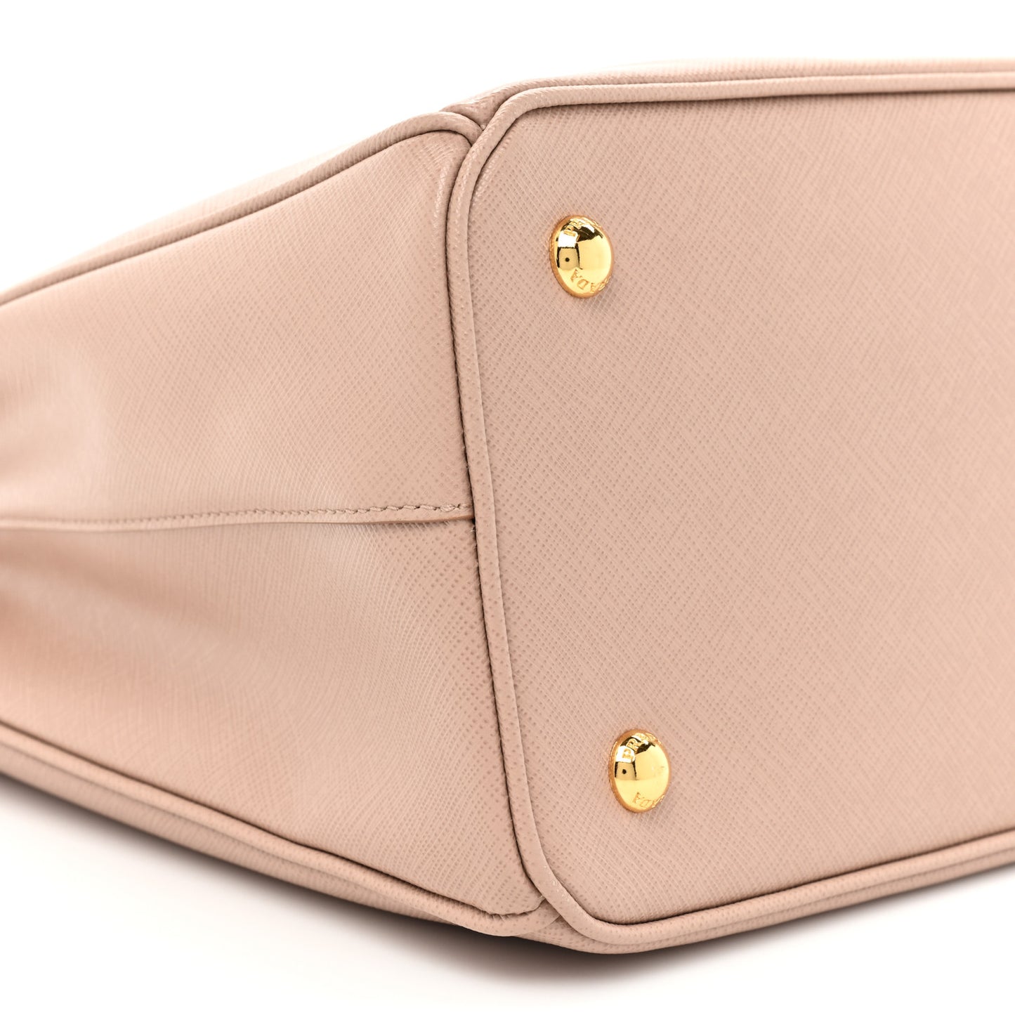 Saffiano Lux Medium Tote Cammeo