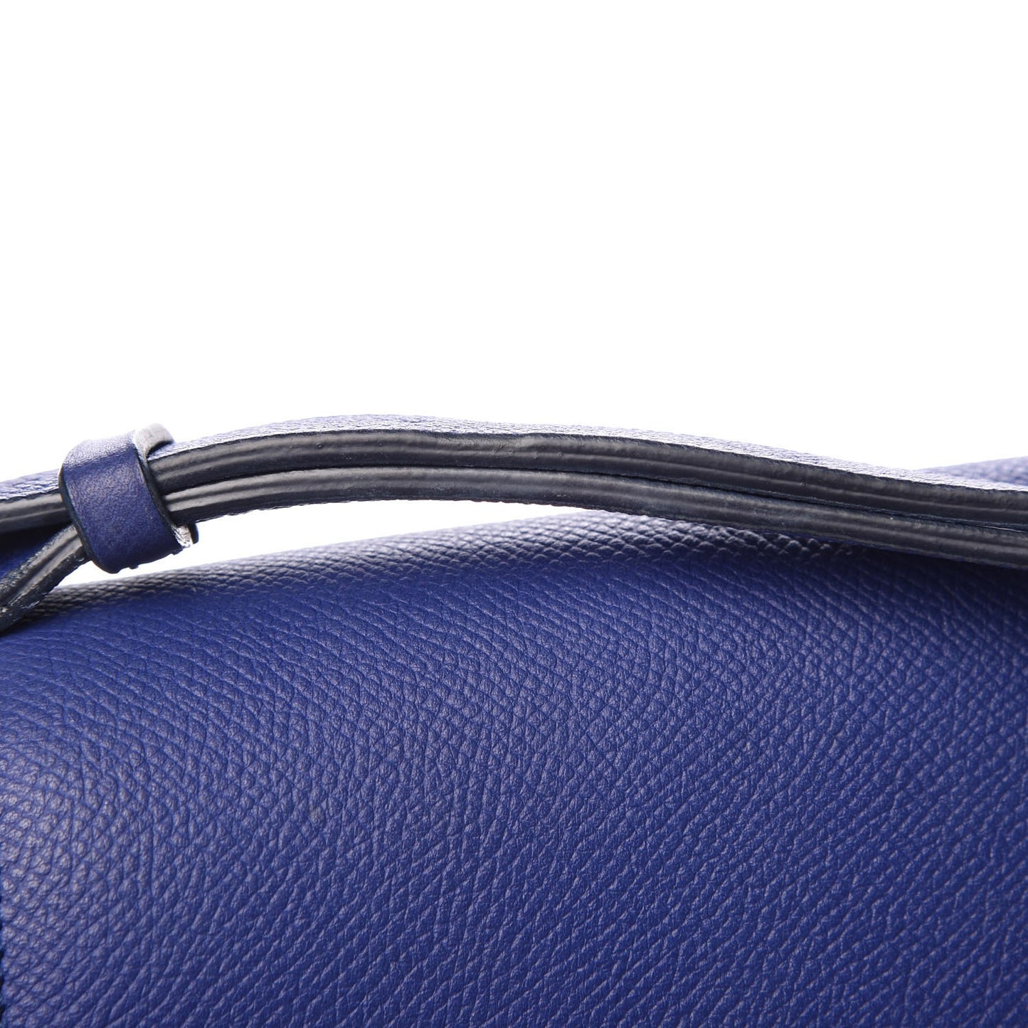 Grained Calfskin Medium Trotteur Indigo