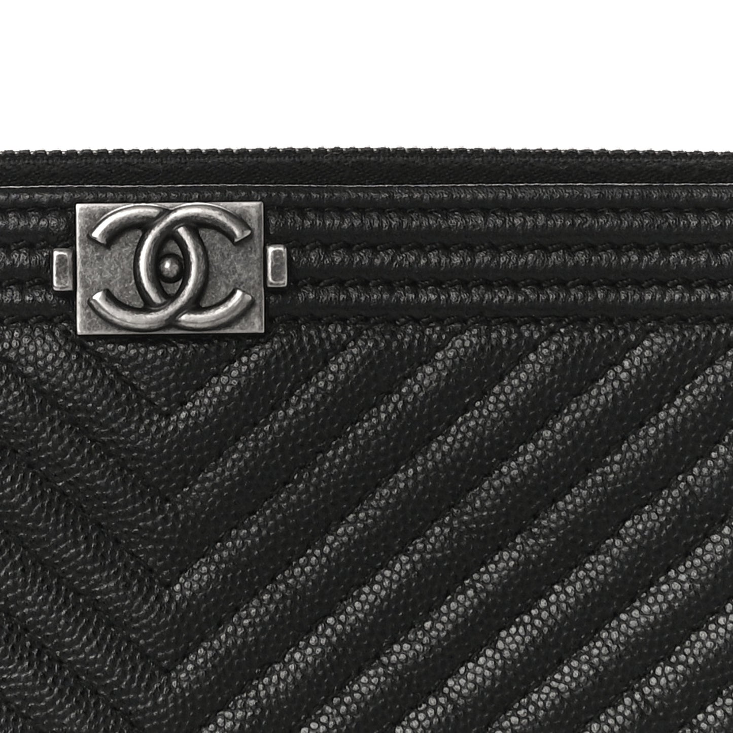 Caviar Chevron Quilted Small Zipped Boy Pouch Black