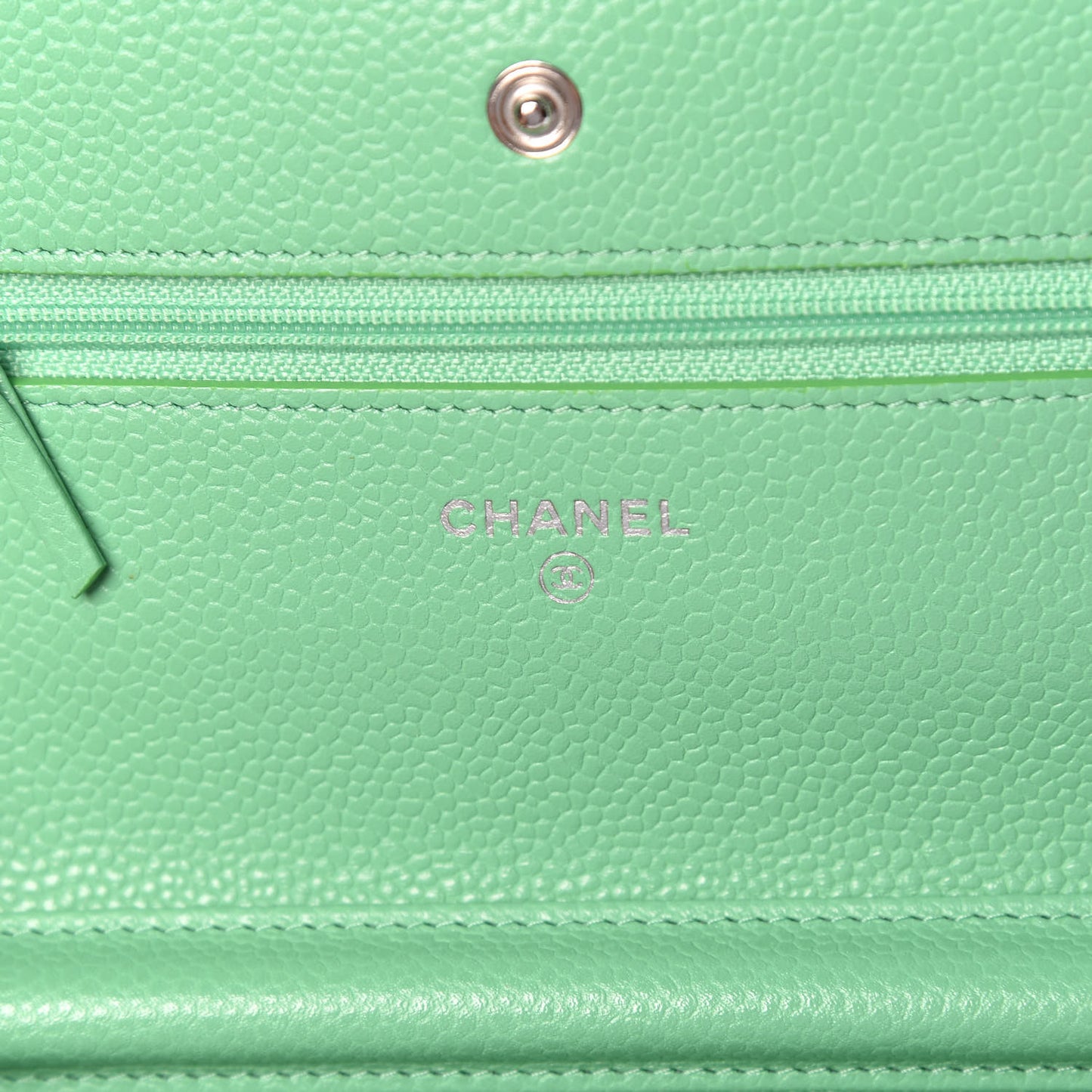 Caviar Chevron Quilted Wallet On Chain WOC Green