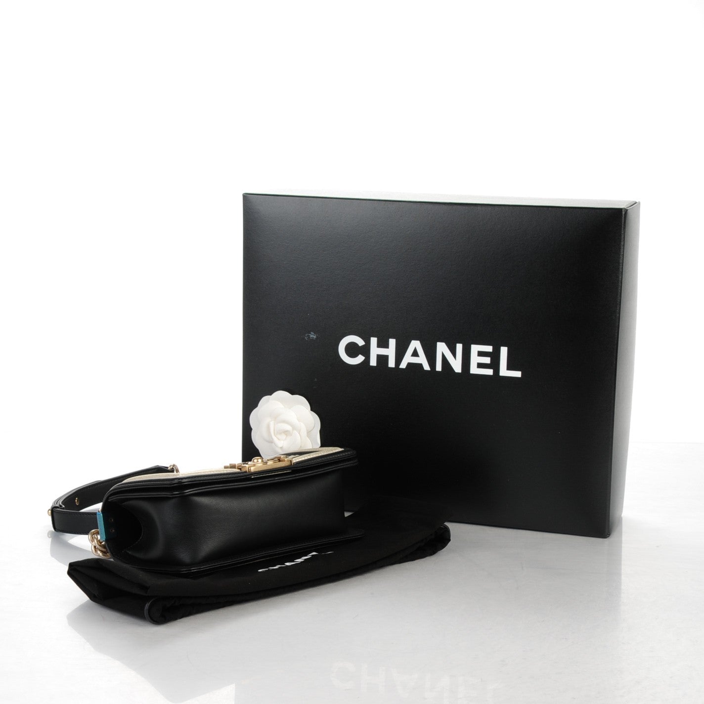 Metallic Calfskin Pleated Small Boy In Rome Flap Black Gold