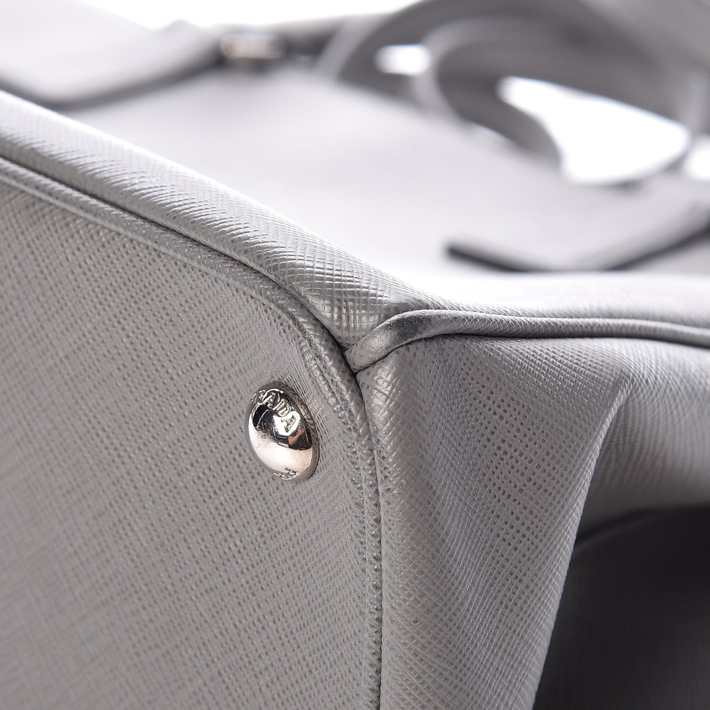 Saffiano Medium Galleria Double Zip Tote Marmo