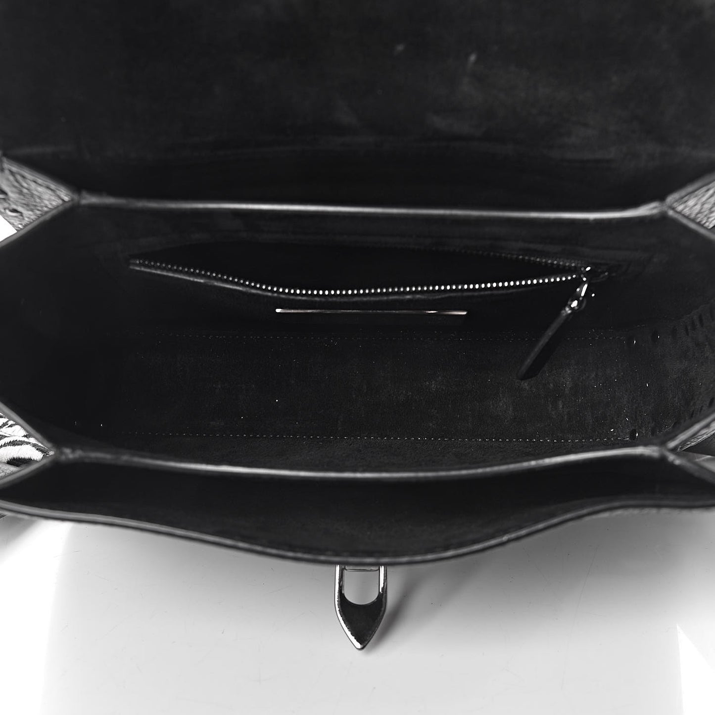 Pebbled Calfskin Onyx Medium Guitar Strap Rockstud Rolling Flap Saddle Bag Black