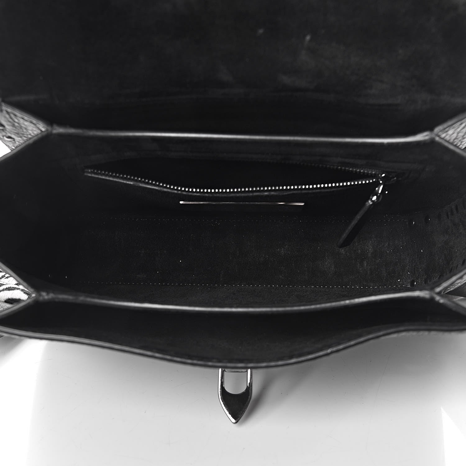 Valentino Garavani Pebbled Calfskin Onyx Medium Guitar Strap Rockstud Rolling Flap Saddle Bag Black 5 of 18