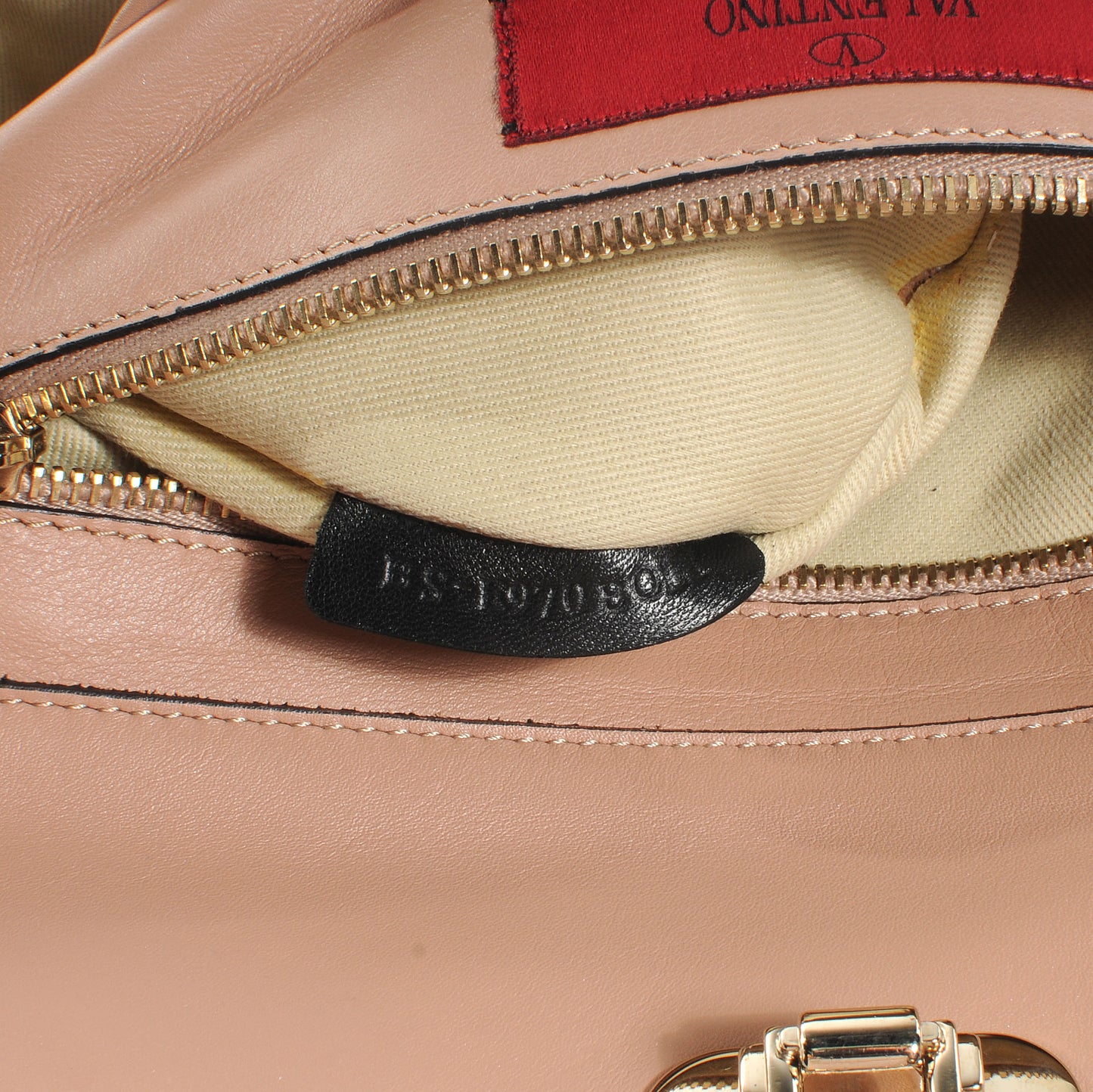 Vitello Medium Rockstud Tote Soft Noisette